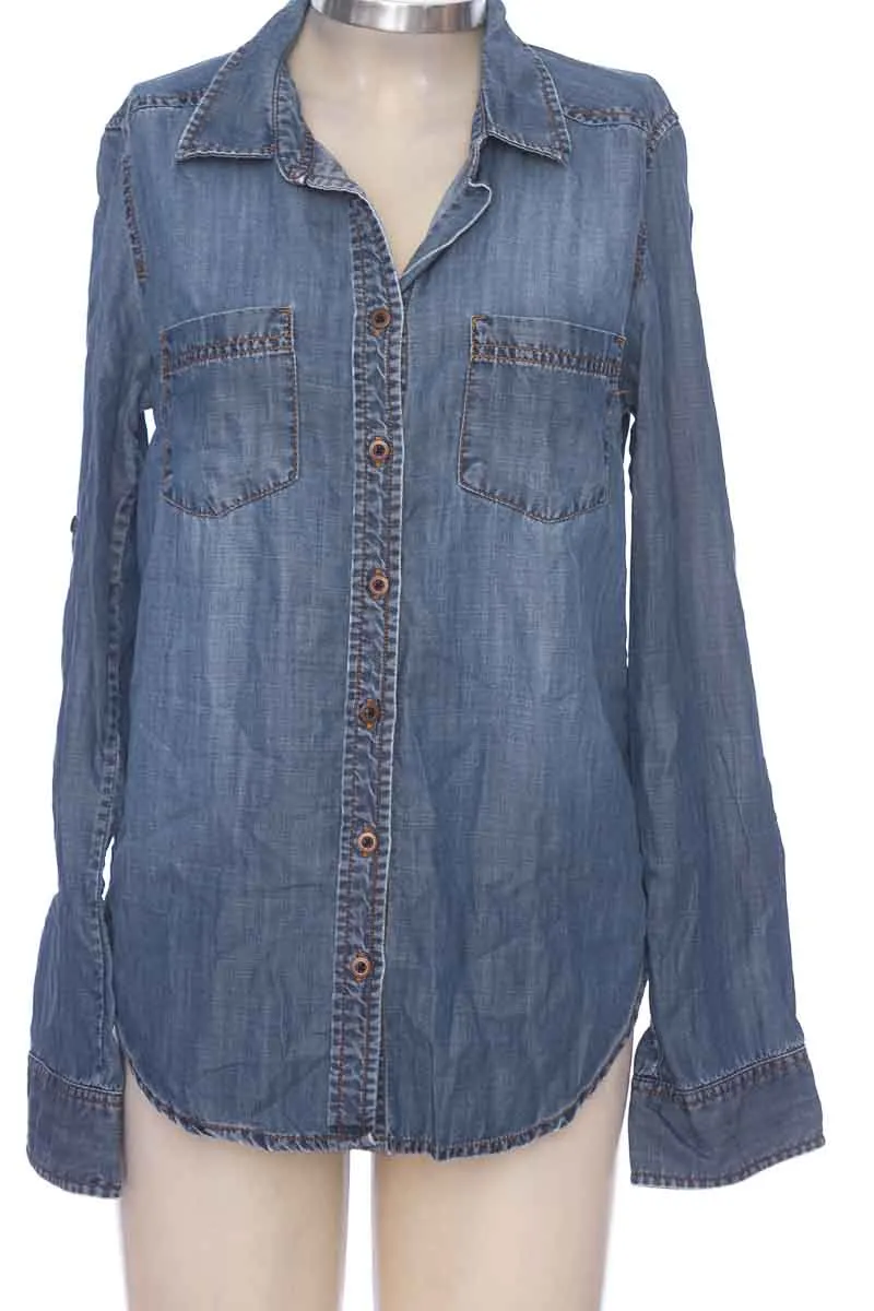 BLUSA COLOR AZUL  ARKITECT