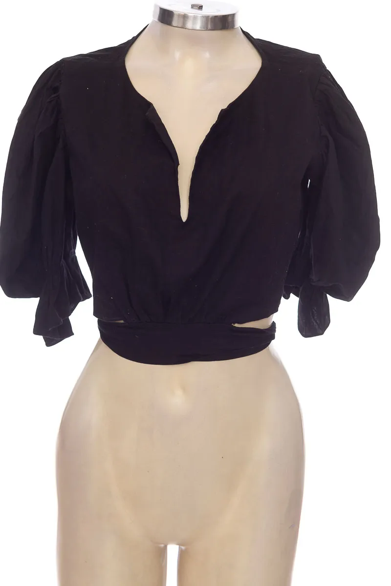 BLUSA COLOR NEGRO  CLOSEANDO