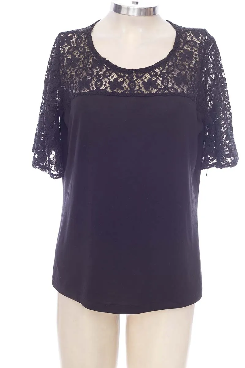 BLUSA COLOR NEGRO  KOAN