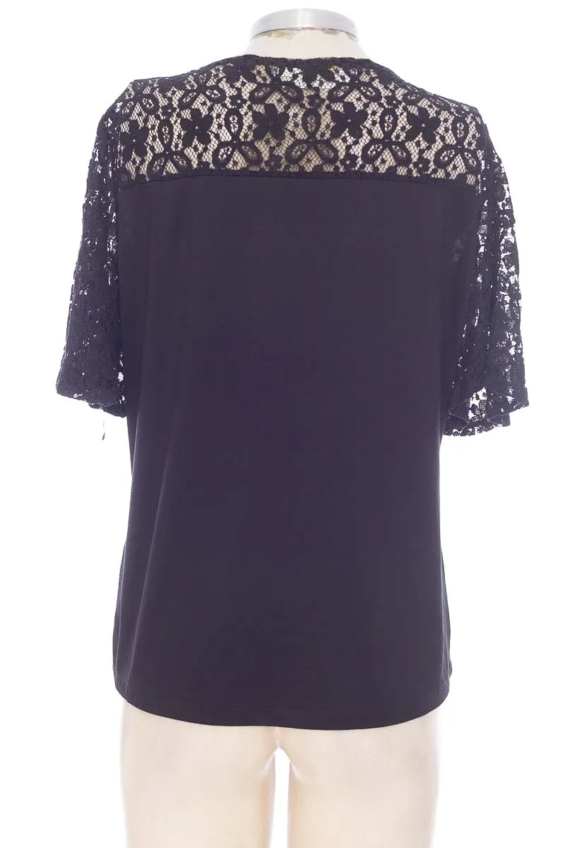 BLUSA COLOR NEGRO  KOAN
