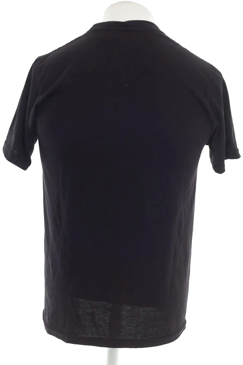 CAMISETA COLOR NEGRO  CLOSEANDO