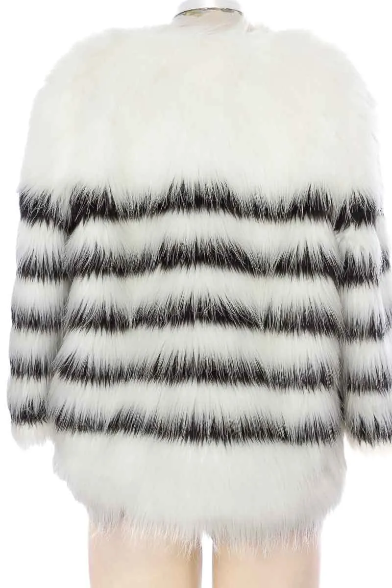 CHAQUETA / ABRIGO COLOR BLANCO  FOREVER 21