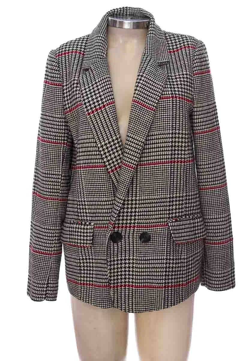CHAQUETA / ABRIGO COLOR NEGRO  FOREVER 21
