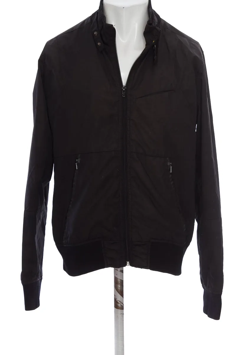 CHAQUETA COLOR NEGRO  PRONTO