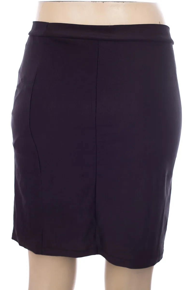 FALDA COLOR NEGRO  MIISEE