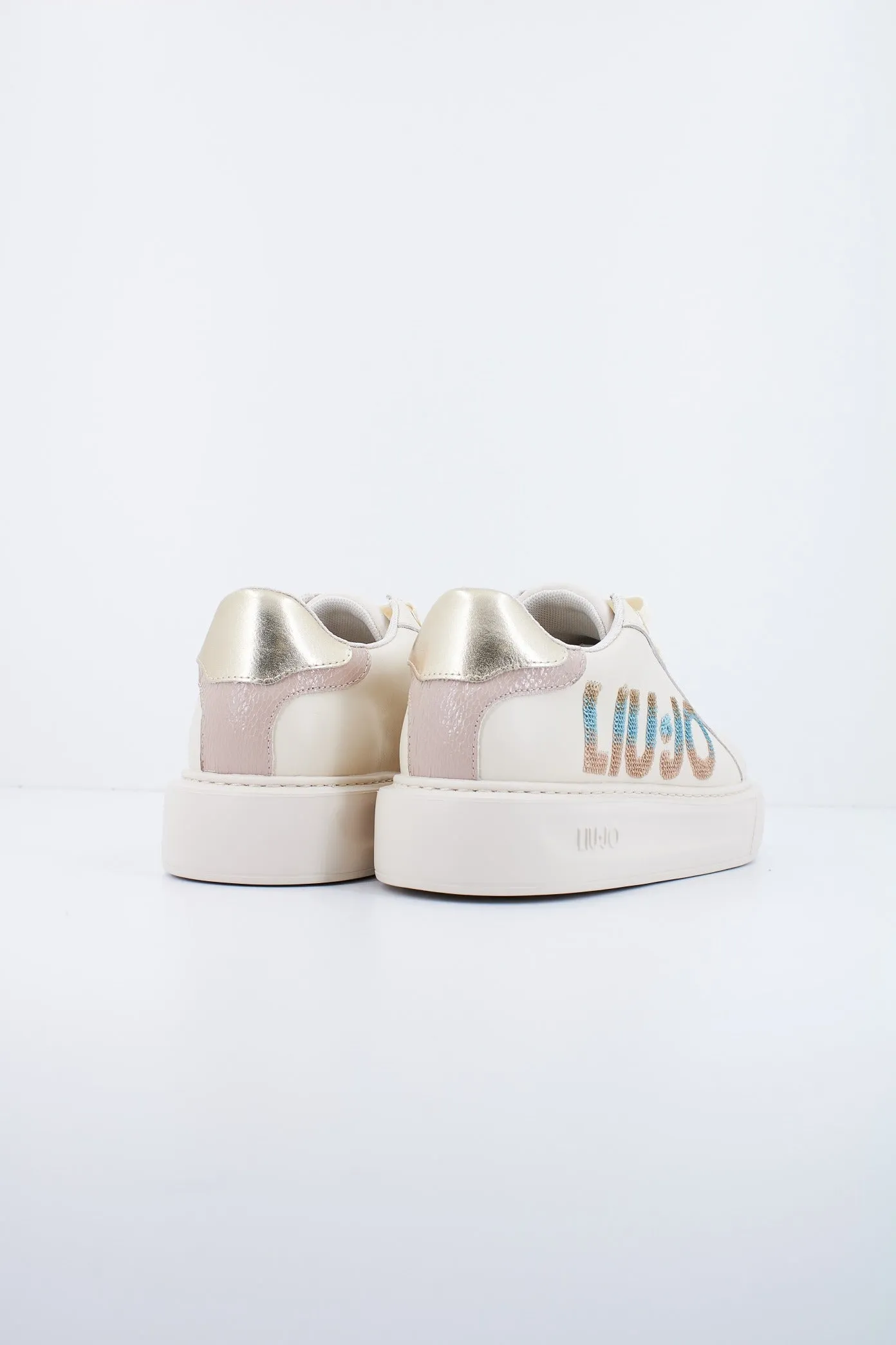 LIUJO KYLIE  22