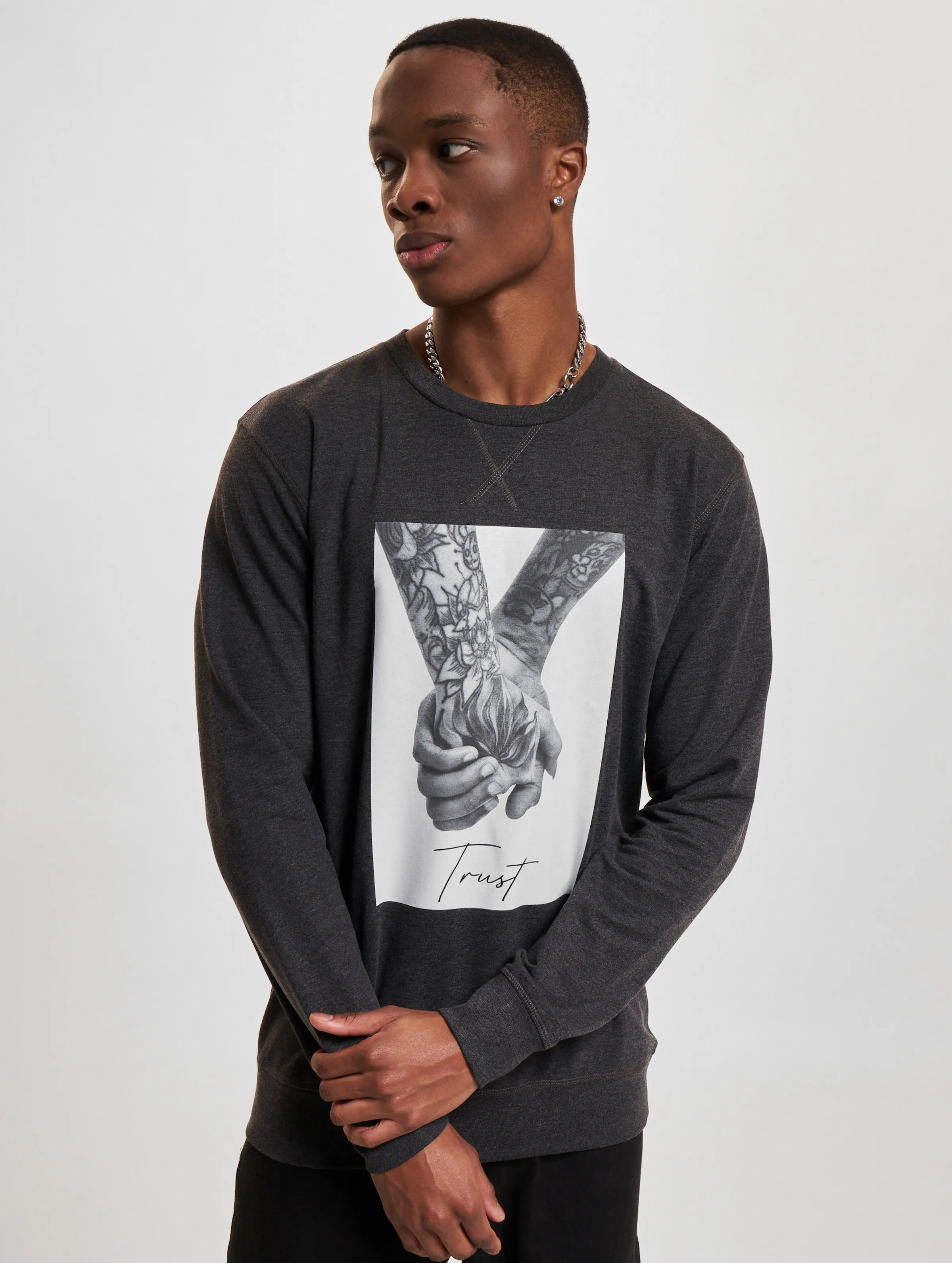 Mister Tee Trust 2.0 Crewneck