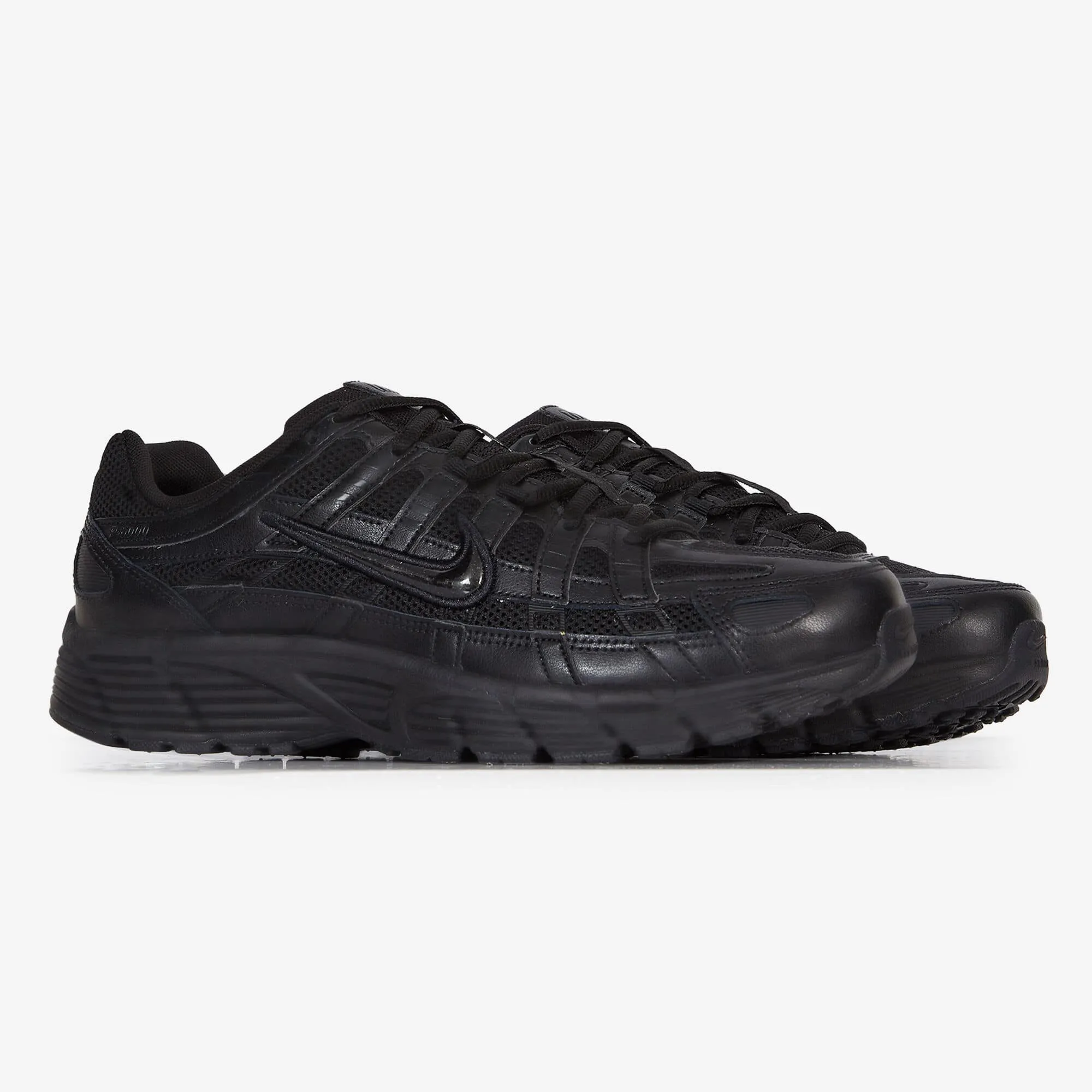NIKE P6000