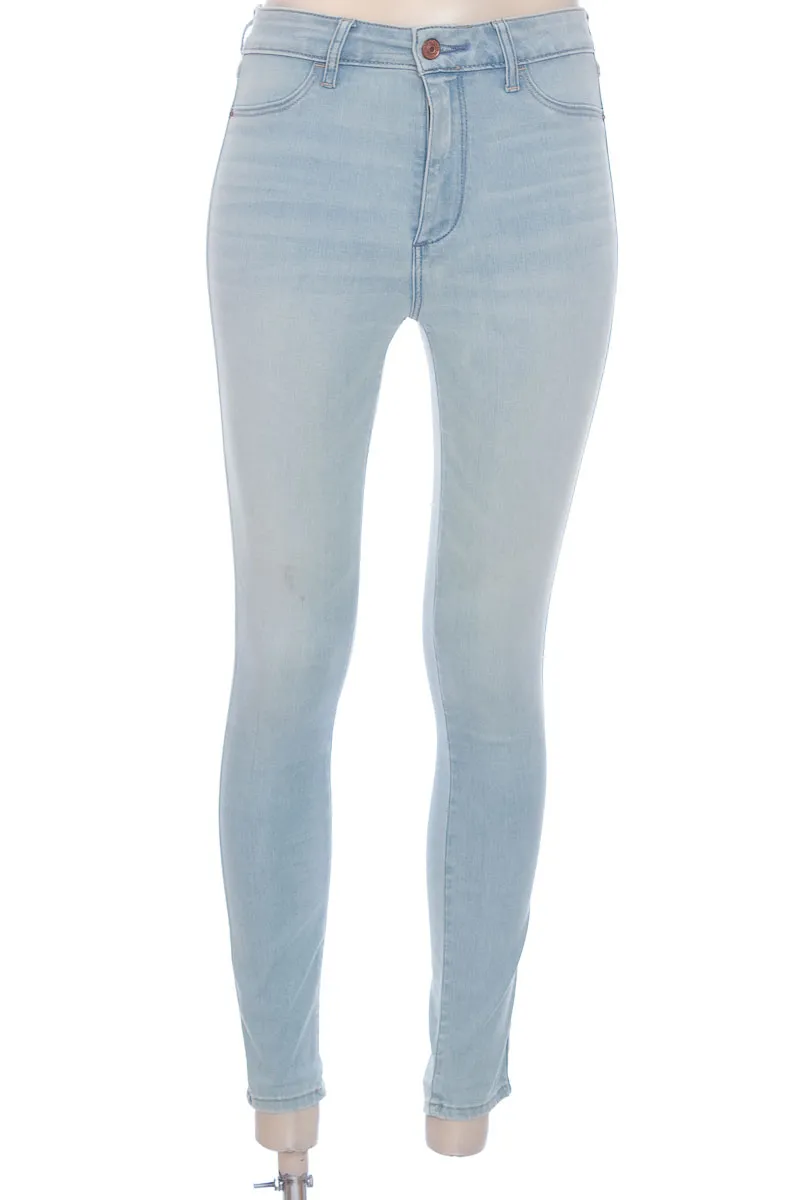 PANTALóN COLOR AZUL  ABERCROMBIE