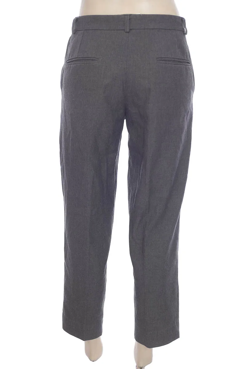 PANTALóN COLOR GRIS  CLOSEANDO