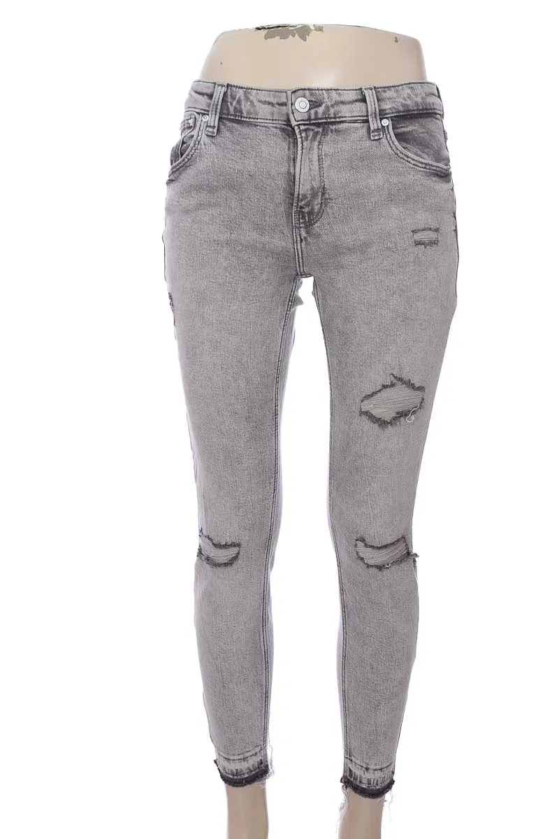 PANTALóN COLOR NEGRO  BERSHKA