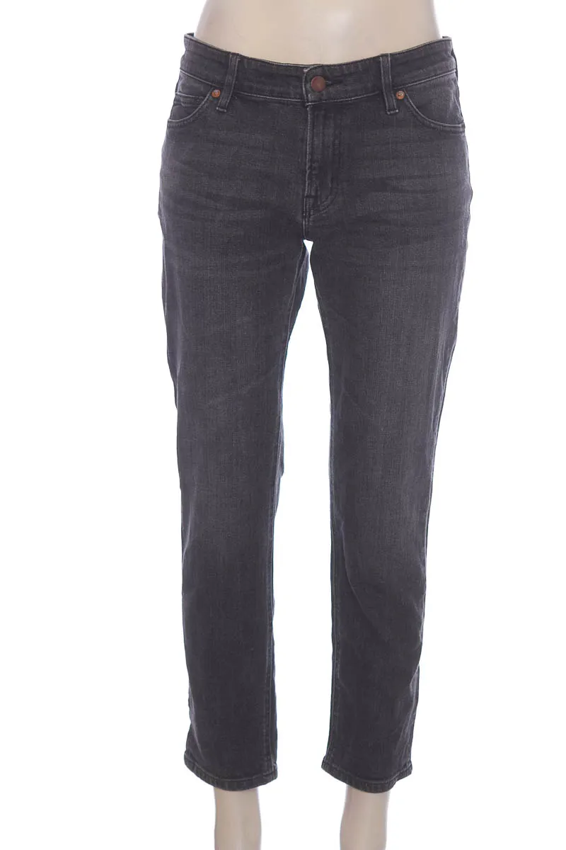 PANTALóN COLOR NEGRO  BOYFIT