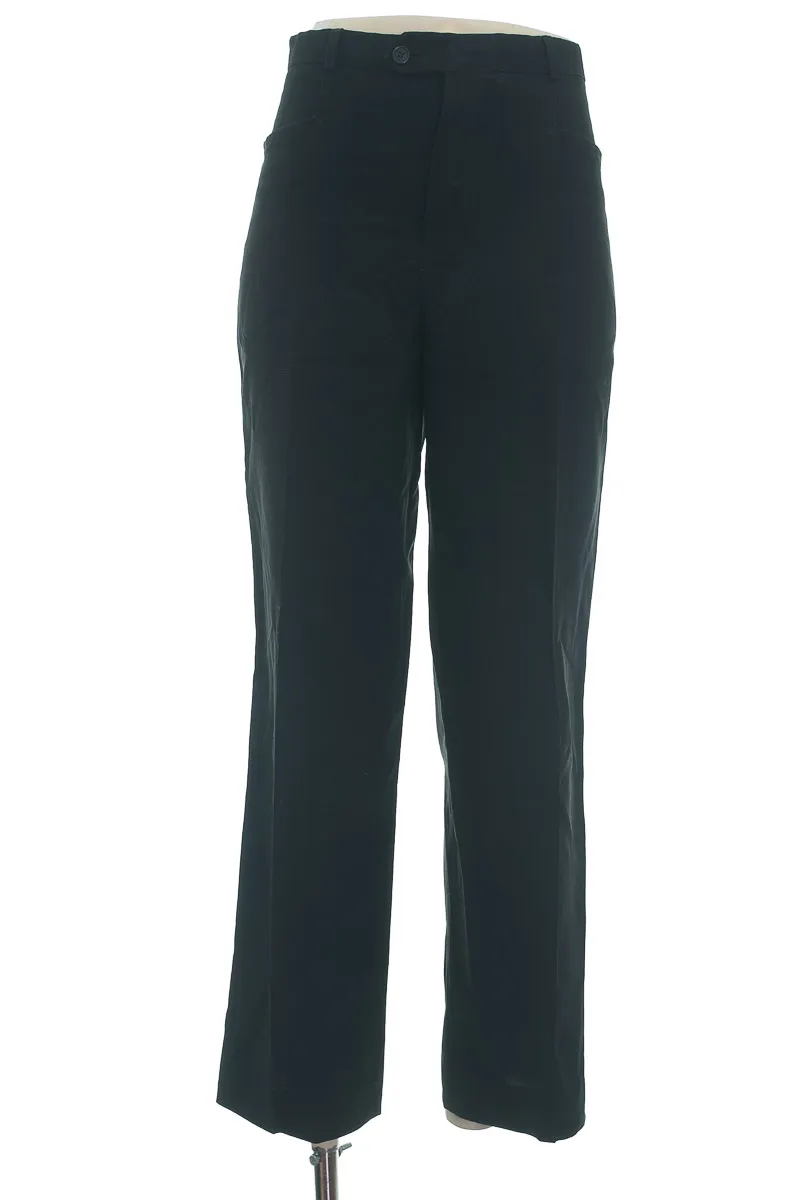 PANTALóN COLOR NEGRO  CLOSEANDO