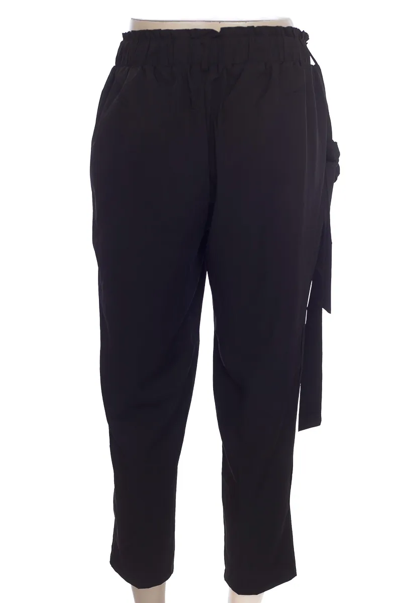 PANTALóN COLOR NEGRO  MIISEE