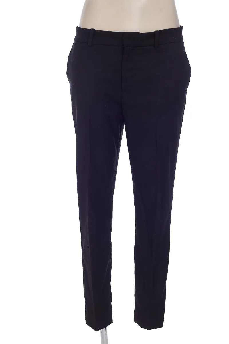 PANTALóN COLOR NEGRO  MNG