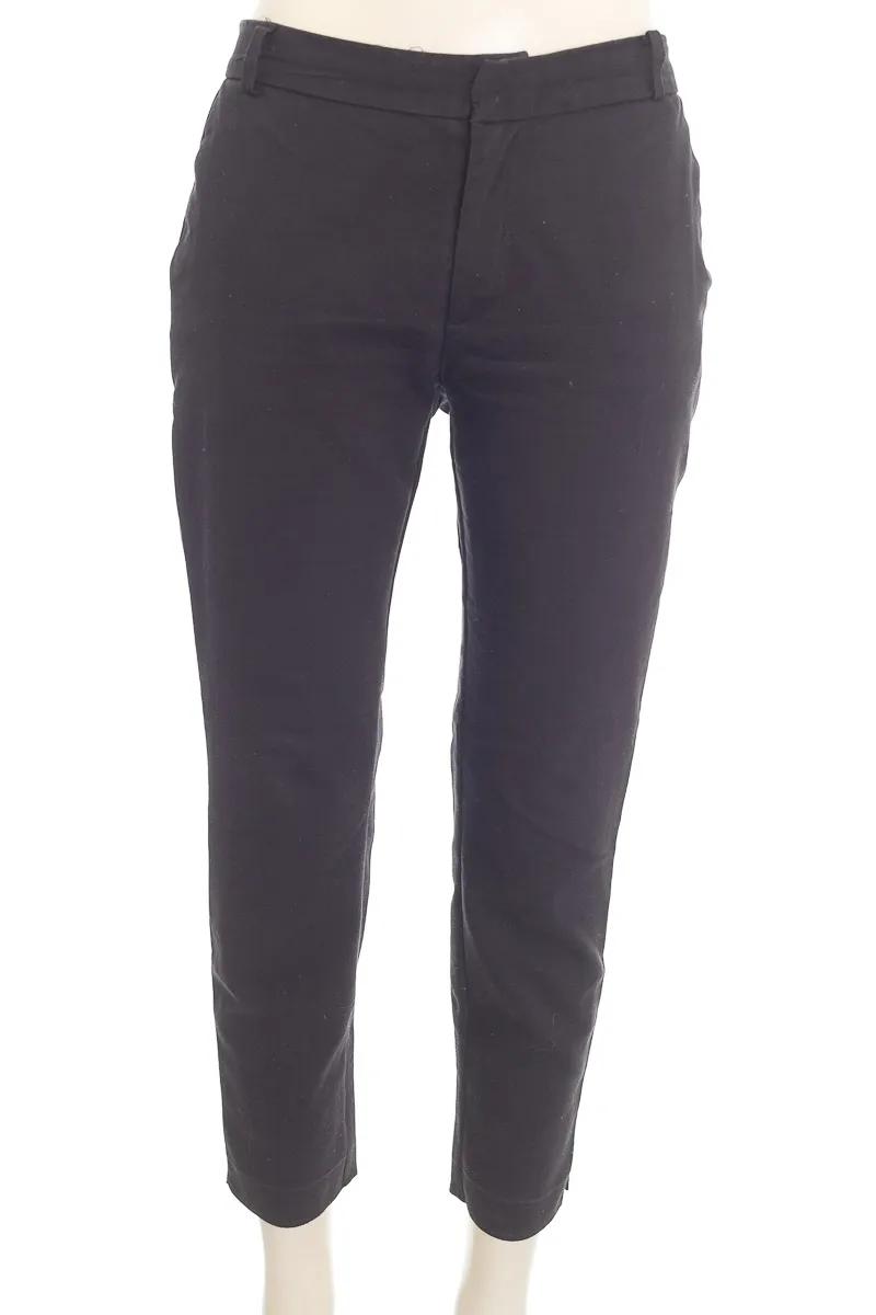 PANTALóN COLOR NEGRO  STRADIVARIUS