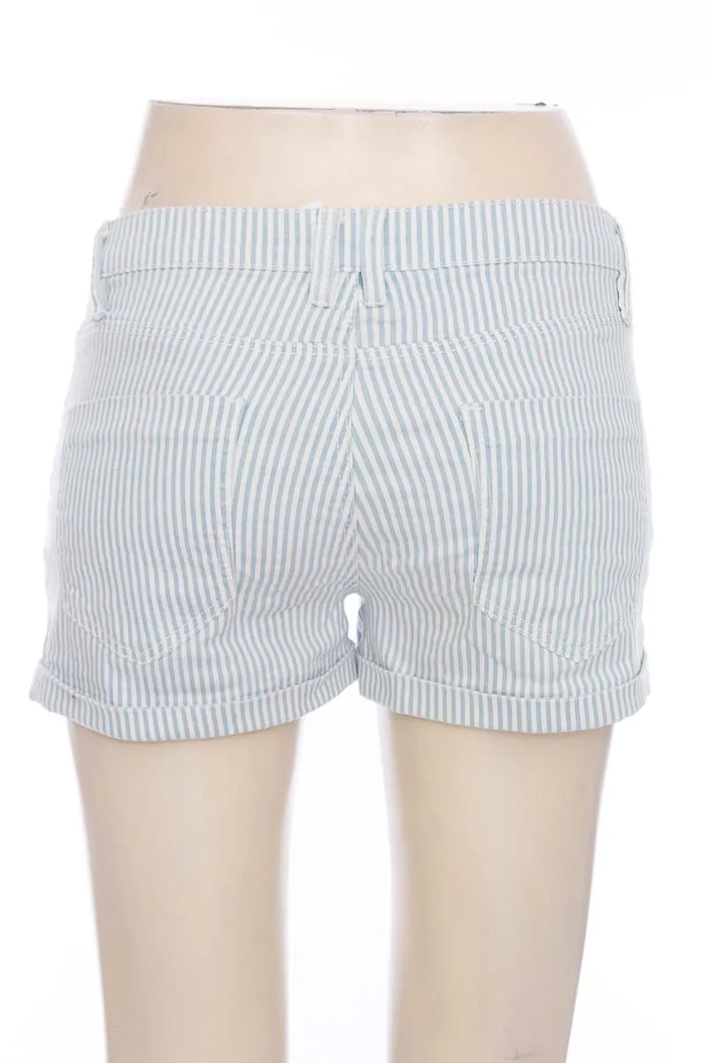 SHORT COLOR AZUL  STRADIVARIUS