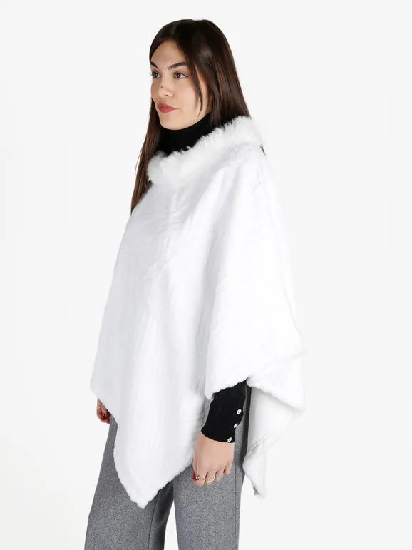 Solada Poncho de pelo sintético para mujer.