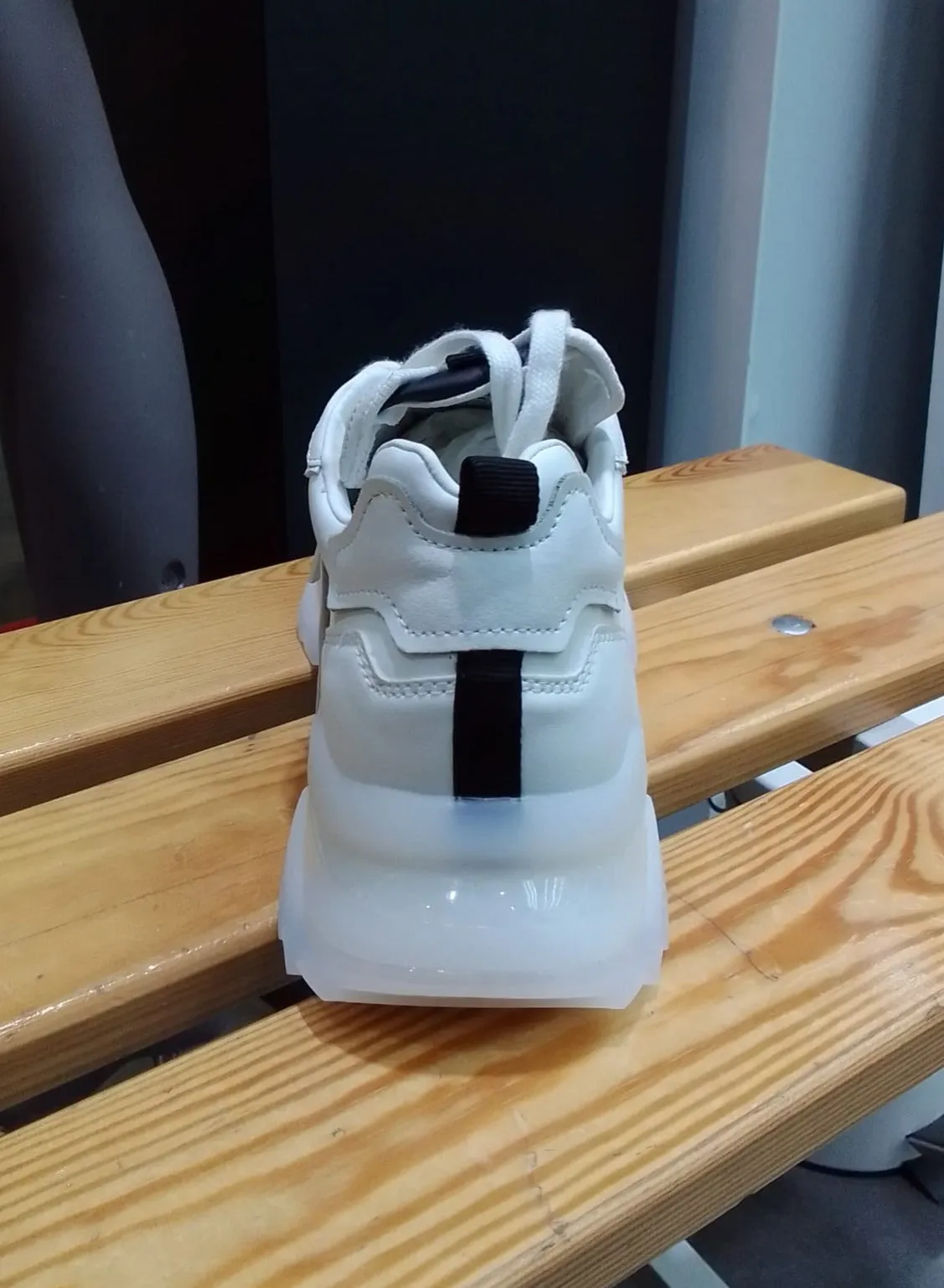 ZAPATILLAS GUESS  FM7MSS LEA12 WHITE